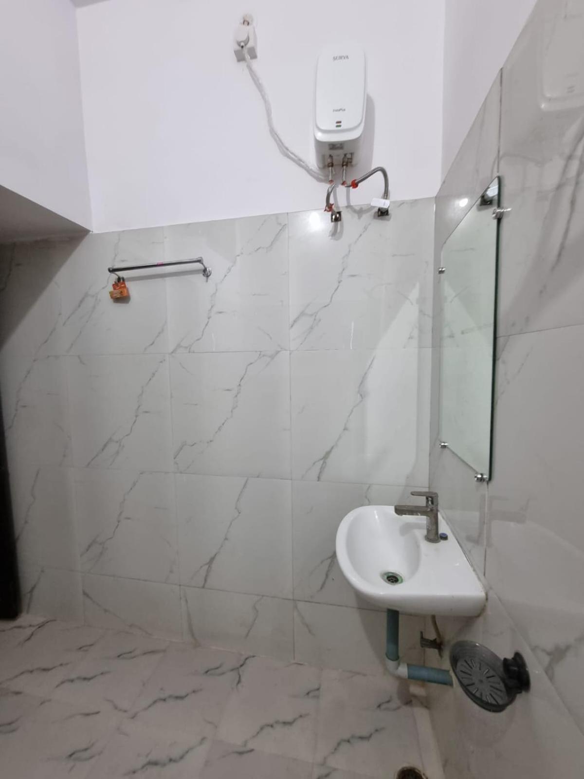 Leela Homestay Jabalpur - Lily - 2 Bhk Luxury Appartment Exterior foto