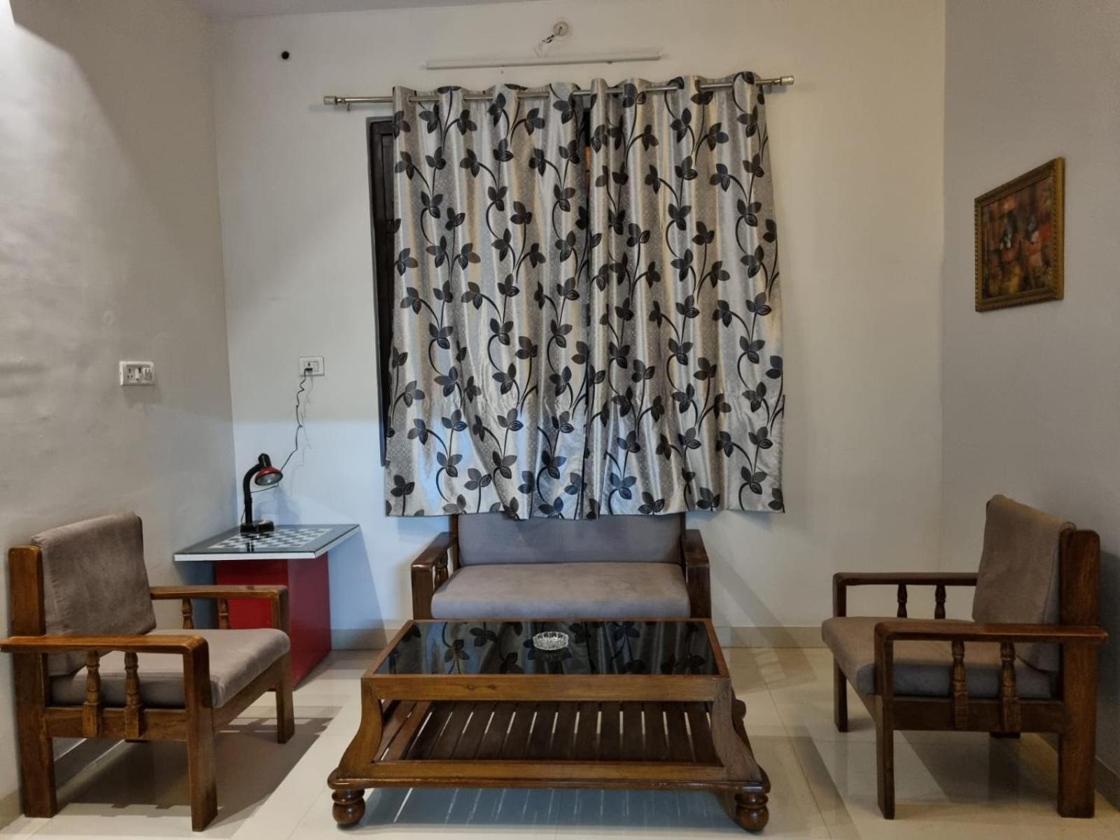Leela Homestay Jabalpur - Lily - 2 Bhk Luxury Appartment Exterior foto